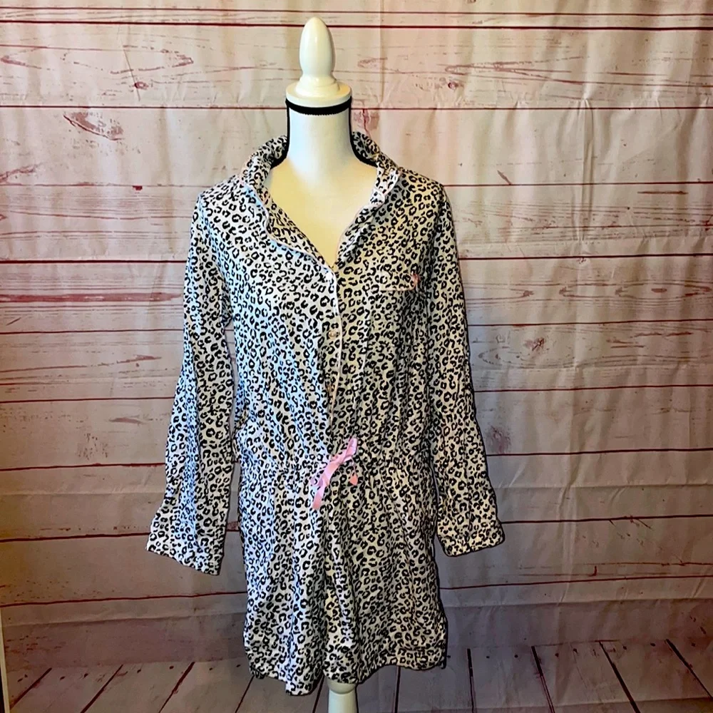 **SOLD ON MARKETPLACE ❤️Soft and sexy Victoria’s Secret cotton robe - Picture 1 of 10